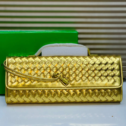 ZEVIRA'S B-O-T-T-E-G-A V-E-N-E-T-A 05 (Golden)