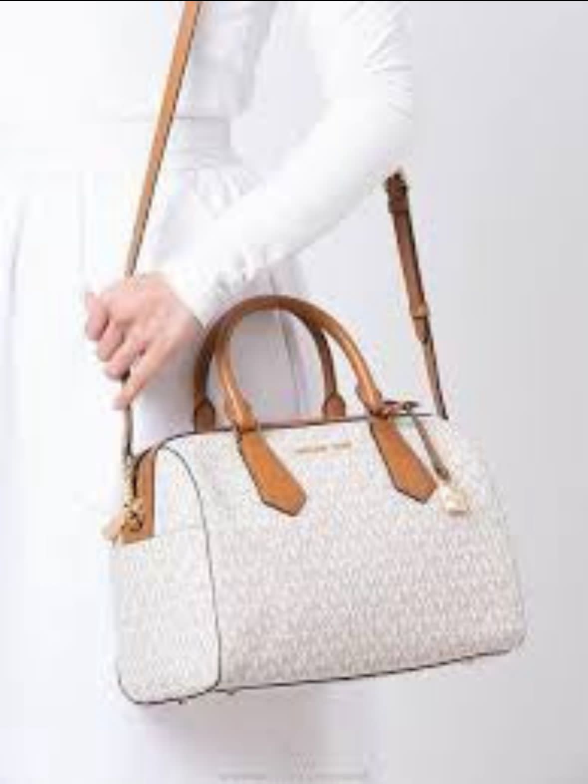 ZEVIRA'S MK Boston Bag (White)