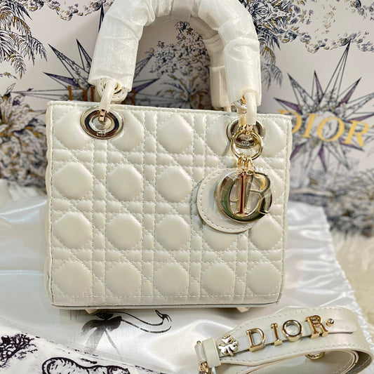 ZEVIRA'S Premium Lady D-I-O-R (White)