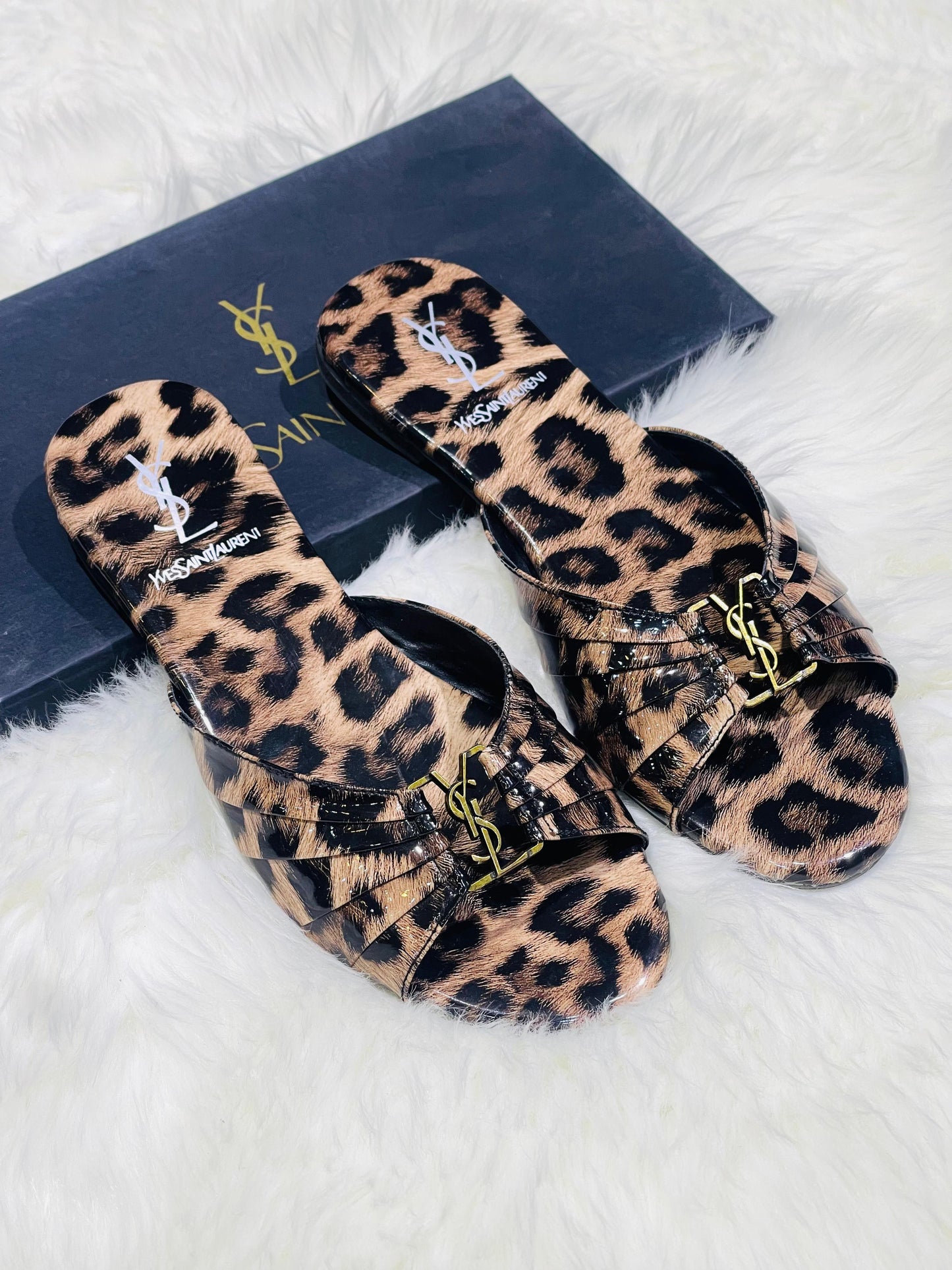 ZEVIRA'S Saint Flat 07