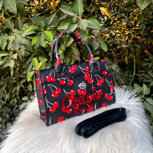 ZEVIRA'S C-O-A-C-H 08 (Black)