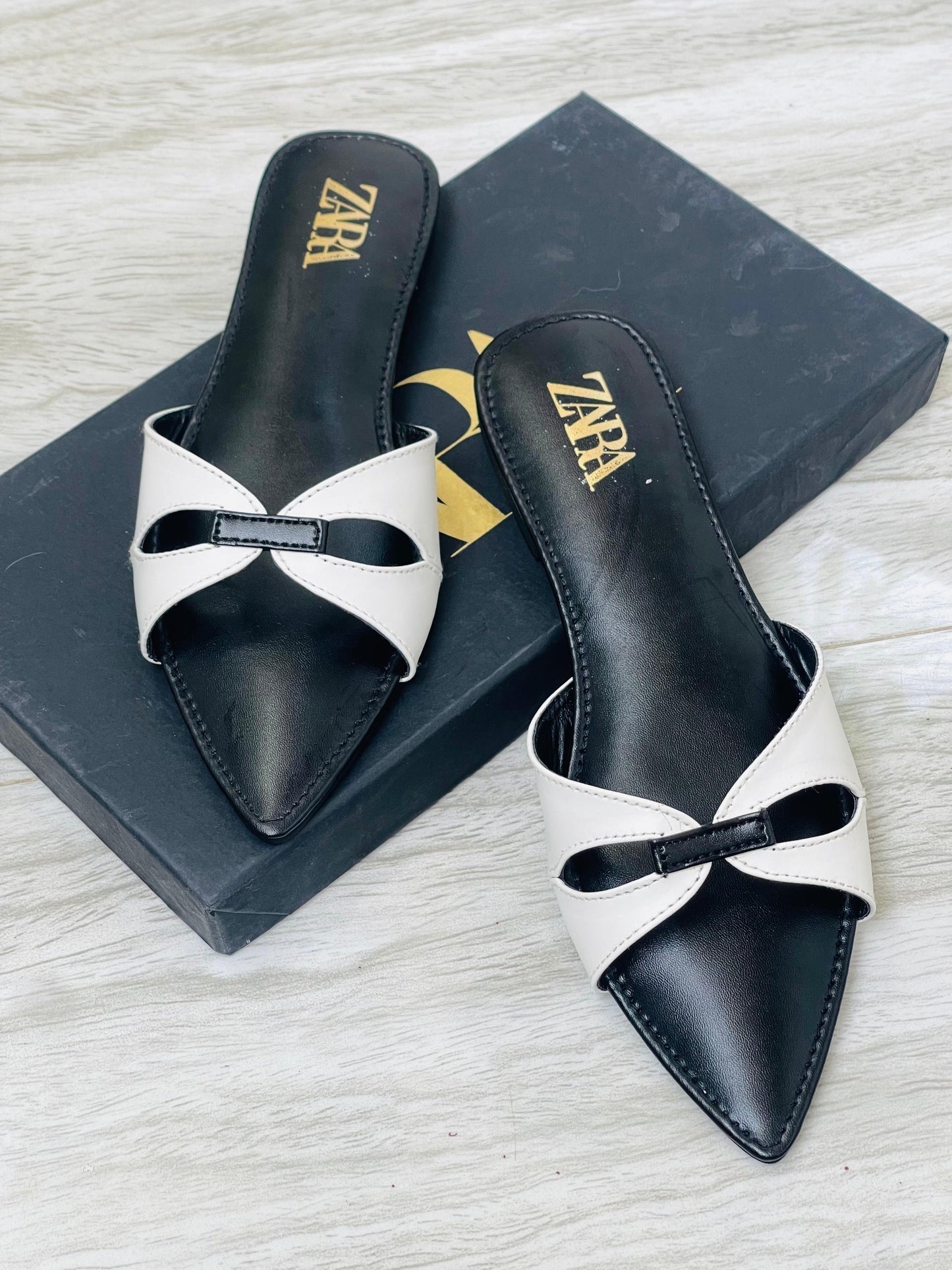 ZEVIRA'S Z-A-R-A Flats (Black)