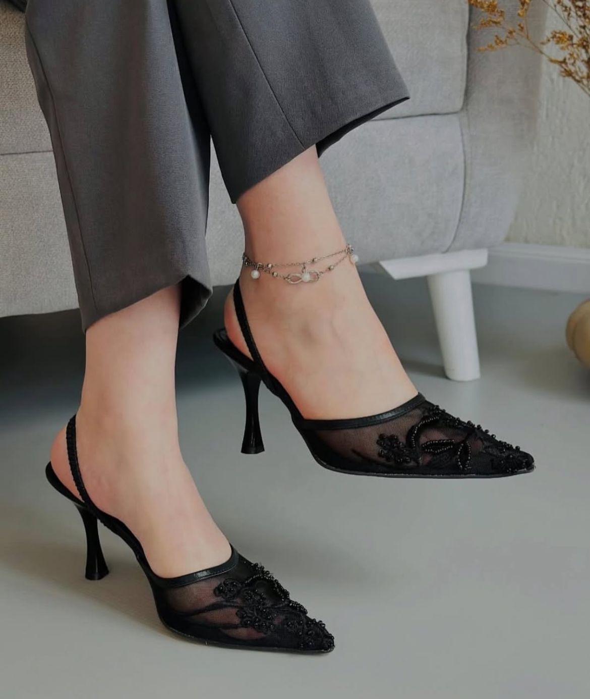 ZEVIRA'S Z-A-R-A Mesh Floral Embroidered Slingback Heels (Black)
