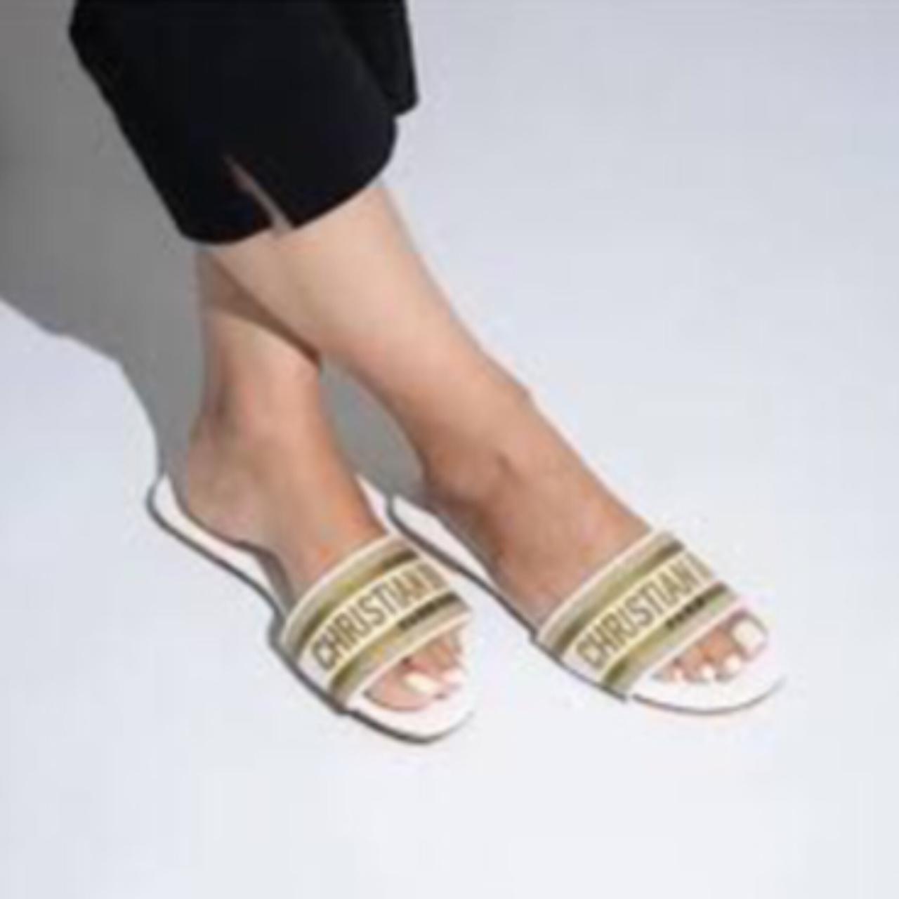 ZEVIRA'S C-D Embroidered Flats (2 Colors)
