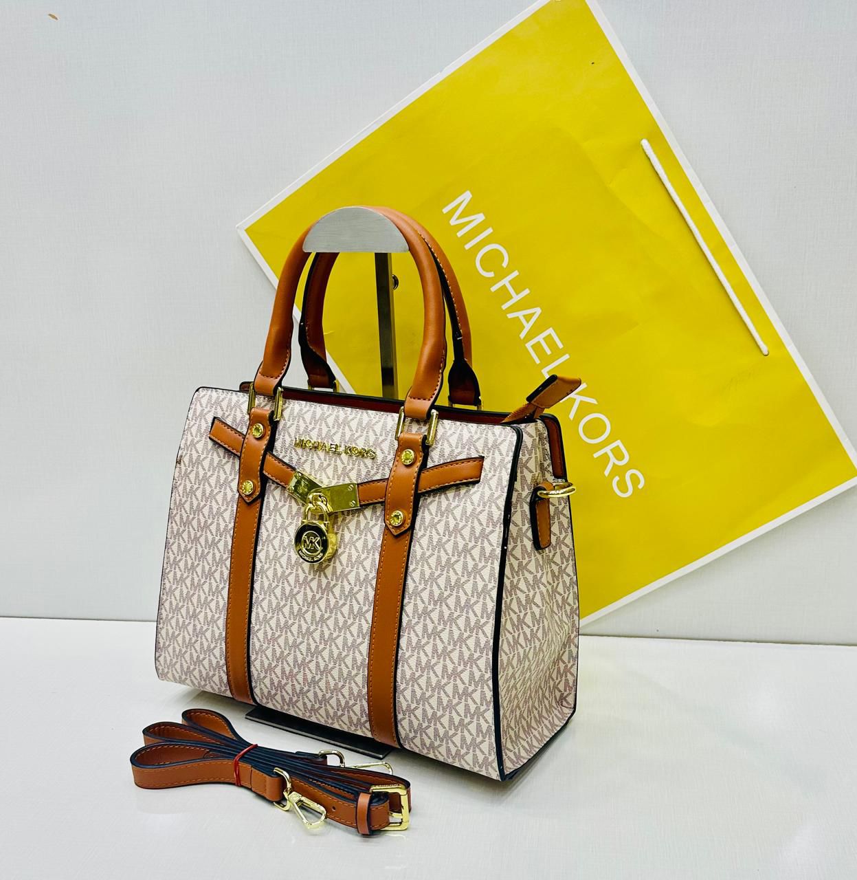ZEVIRA'S M--K Handbag 05 (White)