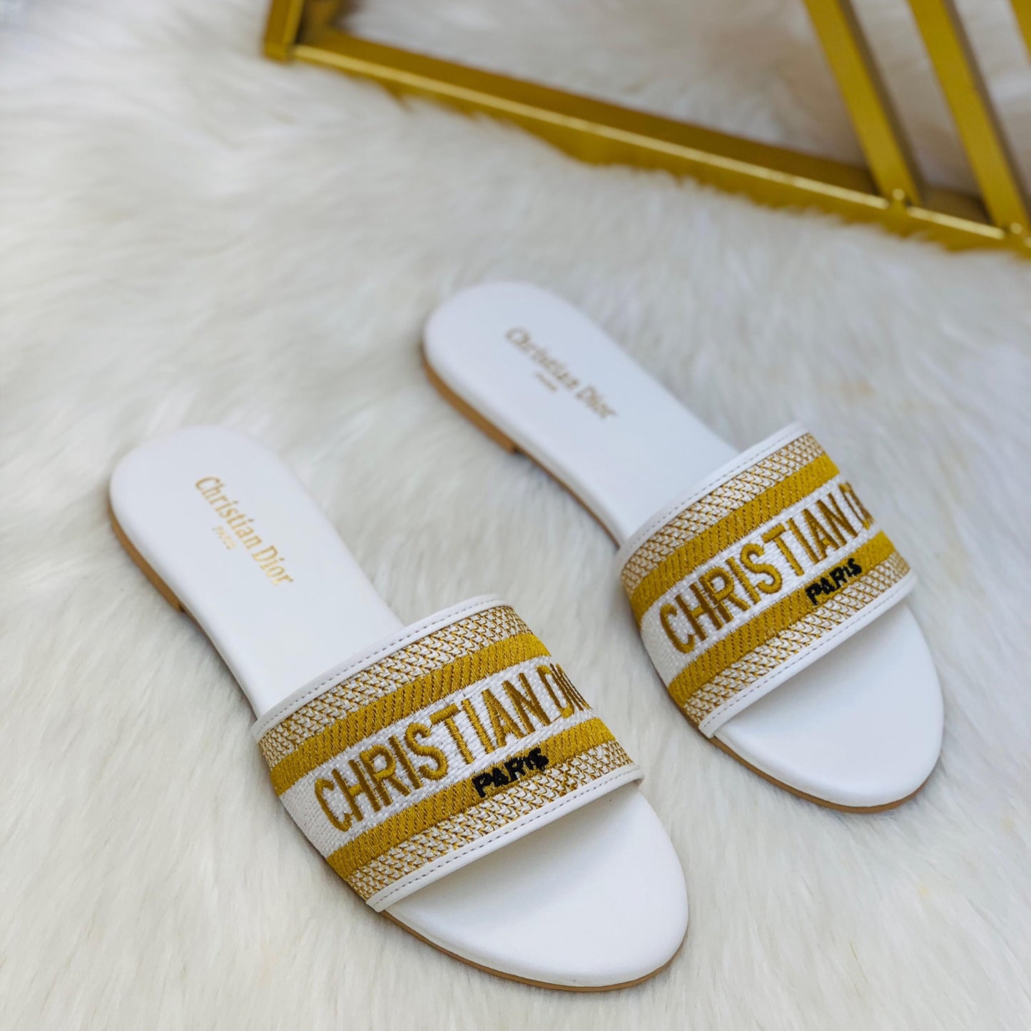 ZEVIRA'S C-D Embroidered Flats (2 Colors)