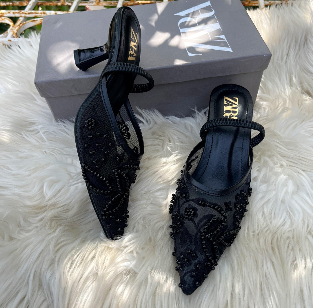 ZEVIRA'S Z-A-R-A Mesh Floral Embroidered Slingback Heels
(Black)