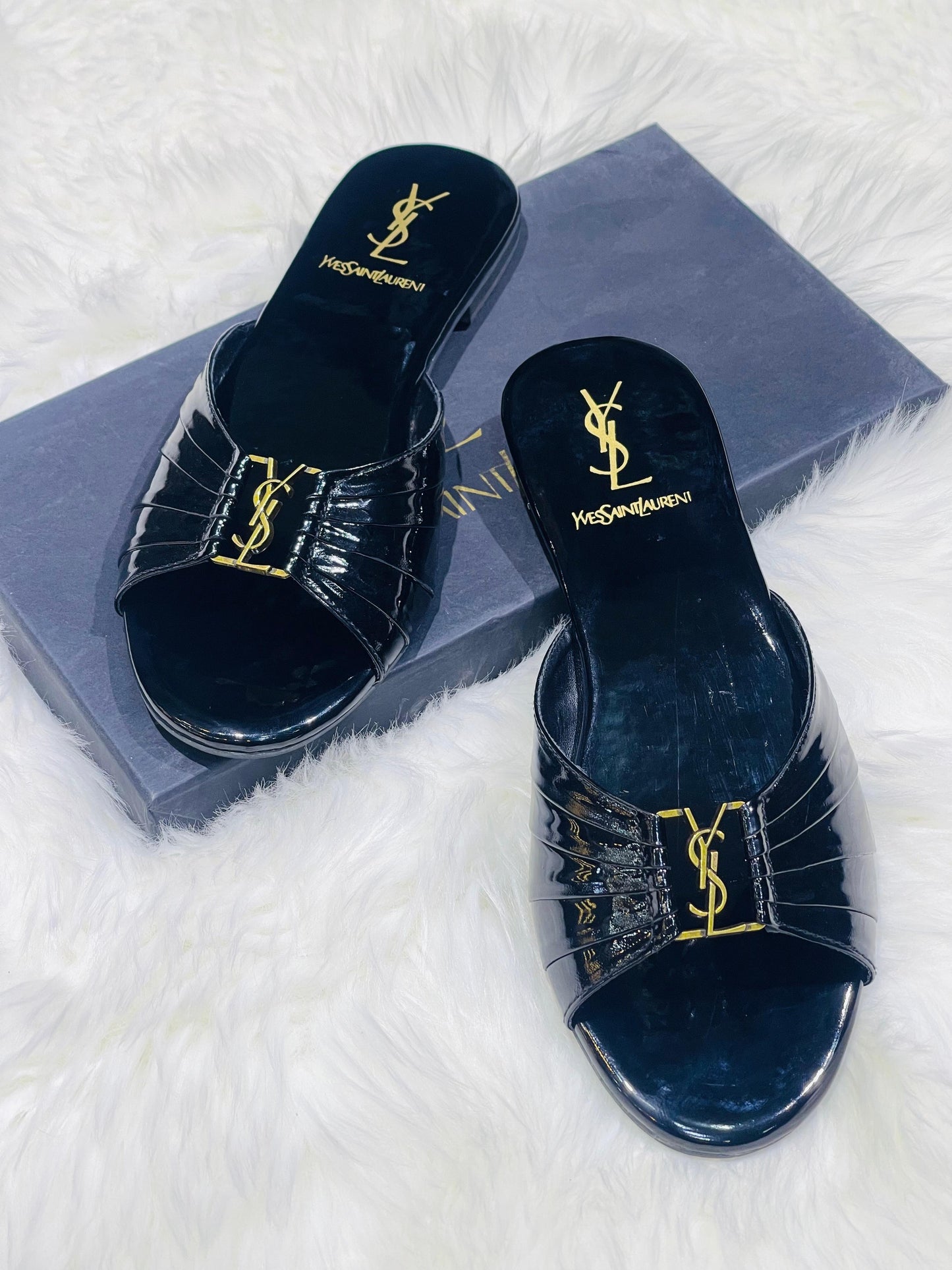 ZEVIRA'S Saint Flat 06