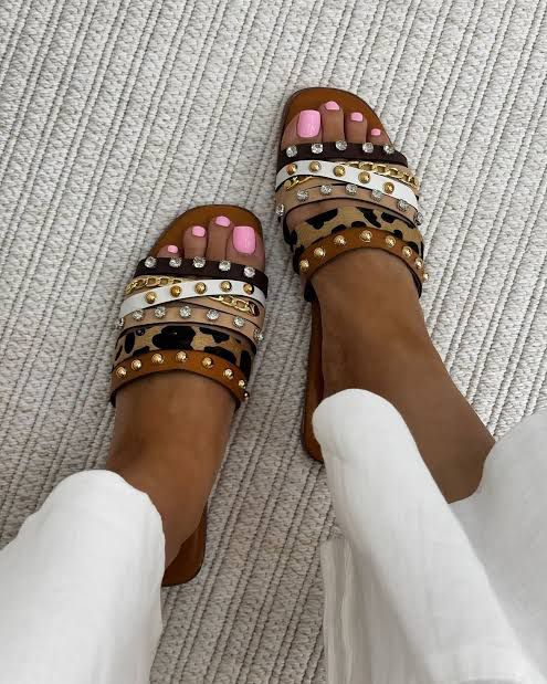 ZEVIRA'S J--C Flat (Brown)