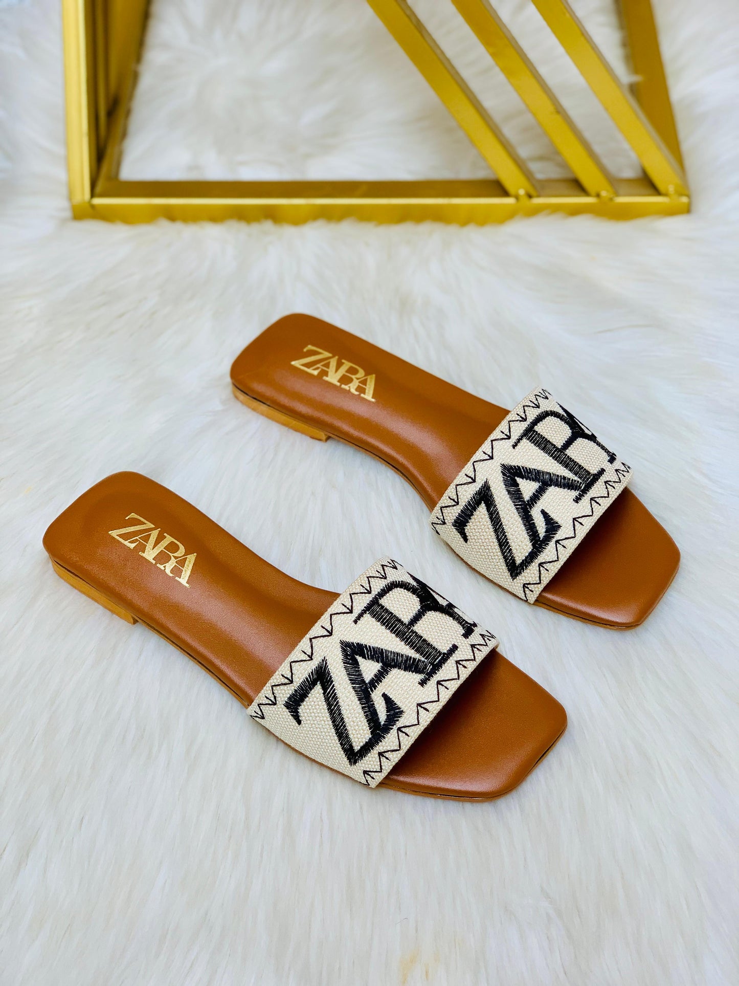 ZEVIRA'S Z-A-R-A Embroidered Flats (Brown)