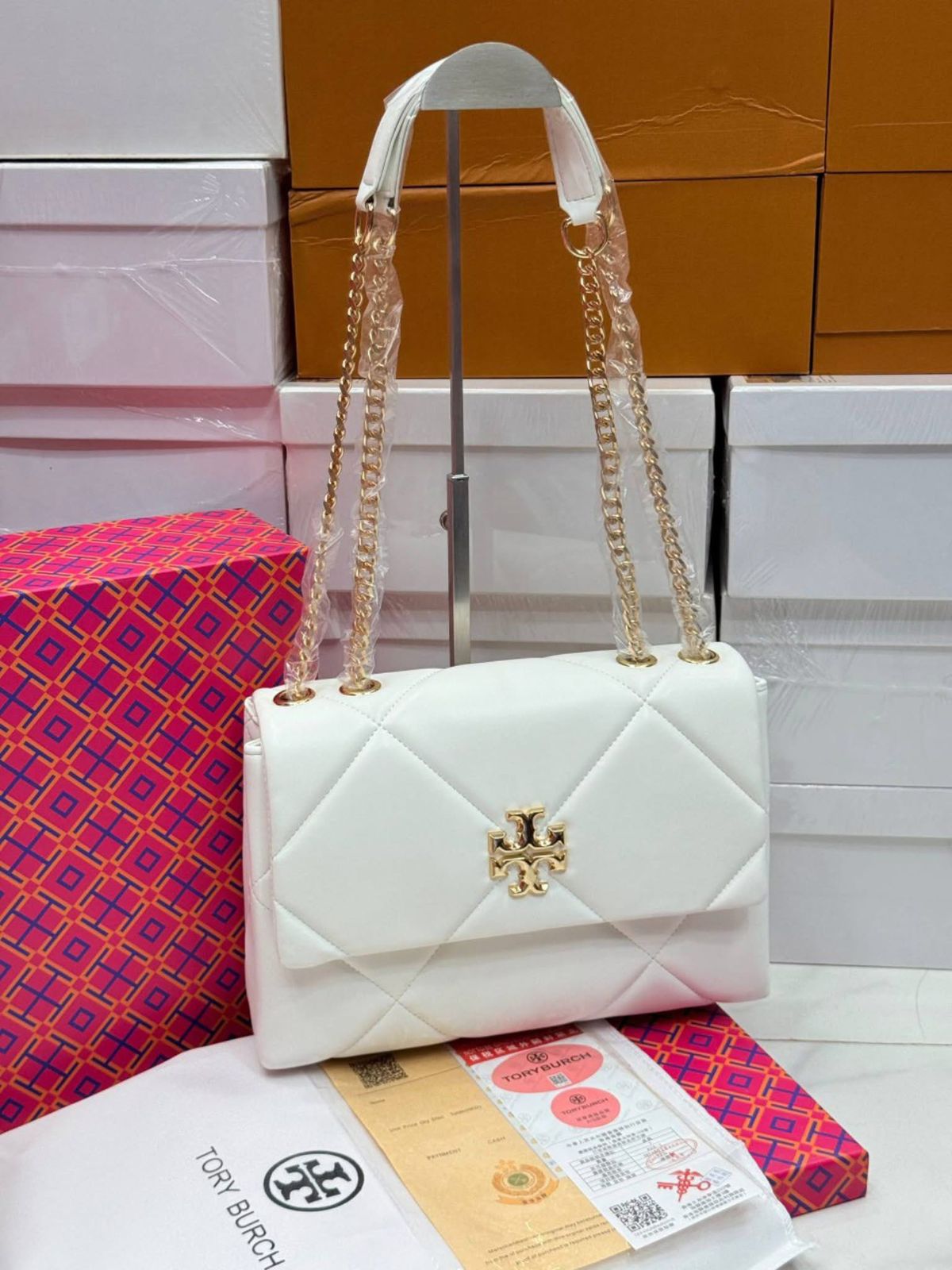 ZEVIRA'S Diamond Quilt Shoulder Bag (White)